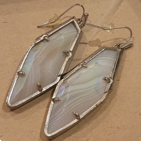 Beautiful Iridescent Kendra Scott Earrings - Picture 7 of 16